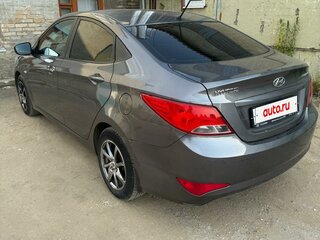 2015 Hyundai Solaris I Рестайлинг, серый, 840000 рублей, вид 4