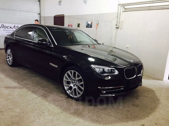 2011 BMW 7 серии Long 750Li xDrive V (F01/F02/F04), чёрный, 2000000 рублей