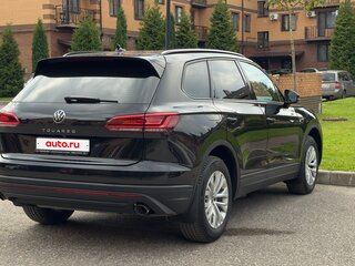 2021 Volkswagen Touareg III, чёрный, 4900000 рублей, вид 4