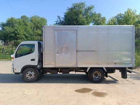 1990 Toyota Dyna, белый, 2100000 рублей, вид 2