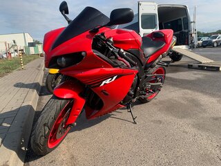 2012 Yamaha YZF-R1, красный, 1050000 рублей, вид 2