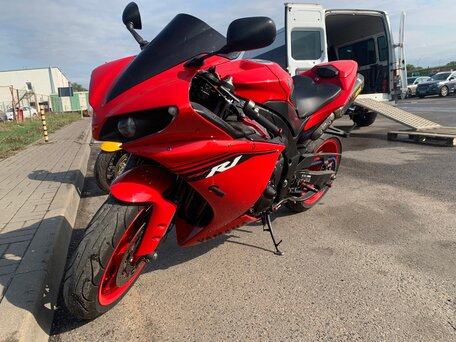 2012 Yamaha YZF-R1, красный, 1050000 рублей, вид 2