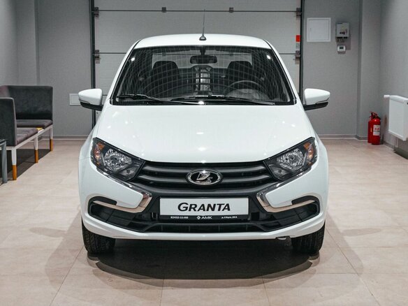 2026 Lada (ВАЗ) Granta I Рестайлинг, белый - вид 3