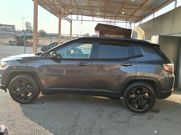 2020 Jeep Compass II, серый, 1800000 рублей - вид 5