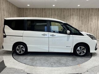 2019 Nissan Serena S-Hybrid V (C27), белый, 1750000 рублей, вид 4
