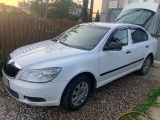 2012 Skoda Octavia II (A5) Рестайлинг, белый, 650000 рублей, вид 1