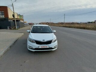 2017 Kia Rio III Рестайлинг, белый, 820000 рублей, вид 1