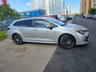 2019 Toyota Corolla XII (E210), серебристый, 1600000 рублей, вид 3