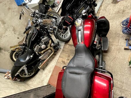 2009 Harley-Davidson Electra Glide, красный, 1000000 рублей, вид 3