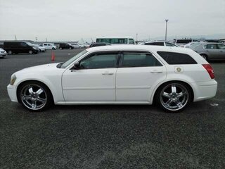 2006 Dodge Magnum II, белый, 1100000 рублей, вид 5