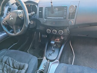 2006 Mitsubishi Outlander II, чёрный, 700000 рублей, вид 3