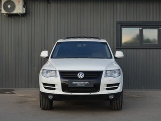 2008 Volkswagen Touareg I Рестайлинг, белый, 1149999 рублей, вид 3