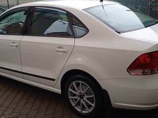 2011 Volkswagen Polo V, белый, 950000 рублей, вид 4