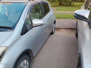 2011 Toyota Vitz III (XP130), серый, 620000 рублей, вид 3