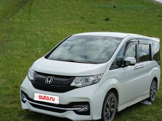 2015 Honda Stepwgn V, белый, 1830000 рублей, вид 1
