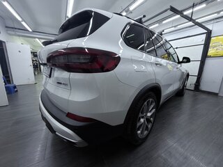 2019 BMW X5 40i IV (G05/G18), белый, 4600000 рублей, вид 3