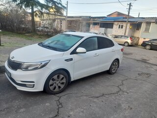 2015 Kia Rio III Рестайлинг, белый, 1050000 рублей, вид 1