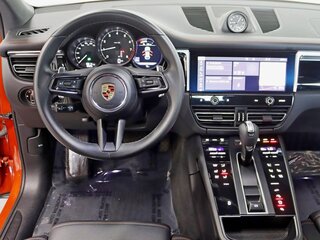 2023 Porsche Macan I Рестайлинг 2, оранжевый, 8052471 рублей, вид 4