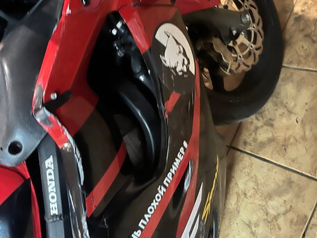2001 Honda CBR 600F, красный, 320000 рублей, вид 2
