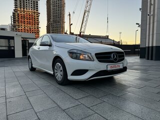 2014 Mercedes-Benz A-Класс 180 III (W176), белый, 1590000 рублей, вид 1