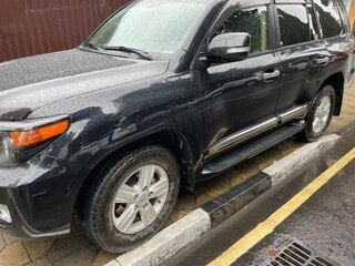 2014 Toyota Land Cruiser 200 Series Рестайлинг 1, чёрный, 3700000 рублей, вид 3