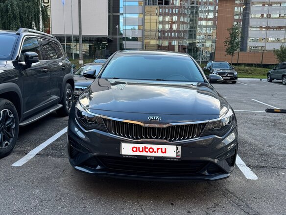 2019 Kia Optima IV Рестайлинг, серый, 2300000 рублей - вид 2