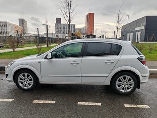 2011 Opel Astra H Рестайлинг, белый, 530000 рублей, вид 3