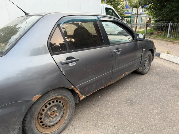 2005 Mitsubishi Lancer IX Рестайлинг, серебристый, 190000 рублей - вид 2