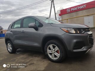 2020 Chevrolet Trax I Рестайлинг, серый, 1590000 рублей, вид 4