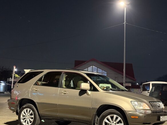 2002 Lexus RX 300 I, золотистый, 825000 рублей - вид 6