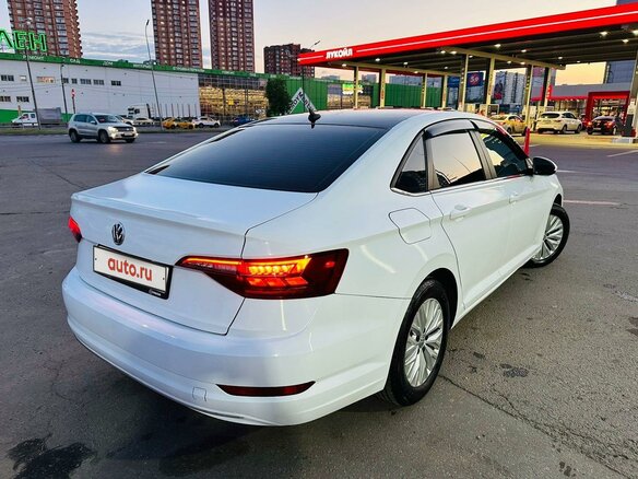 2018 Volkswagen Jetta 8-speed VII, синий, 1340000 рублей - вид 3