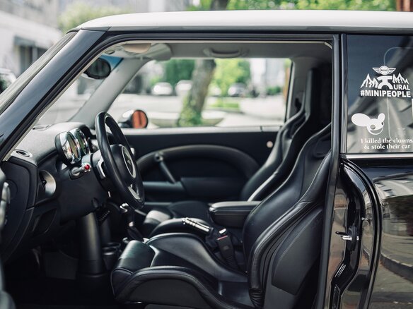2005 Mini Hatch Cooper S I (R50), чёрный, 2150000 рублей - вид 4