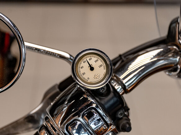 2008 Harley-Davidson Fat Boy, золотистый, 1300000 рублей - вид 16
