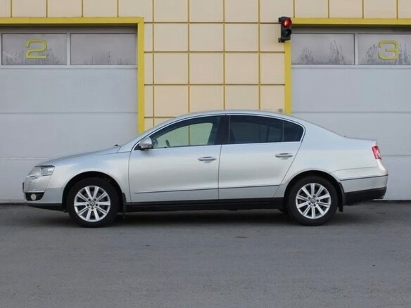 2008 Volkswagen Passat B6, серебристый, 630000 рублей - вид 4