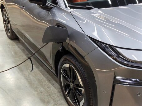 2026 Toyota bZ3X 58.3 kWh, серый, 2995000 рублей, вид 4