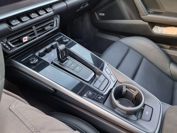 2021 Porsche 911 Carrera 4S VIII (992), жёлтый, 17000000 рублей - вид 12