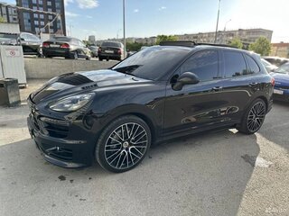 2010 Porsche Cayenne II (958), чёрный, 2699000 рублей, вид 2