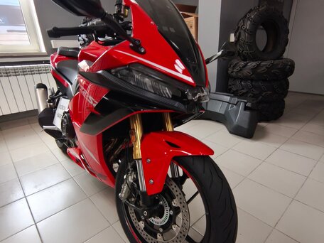 2026 Voge 525RR, красный, 577000 рублей, вид 3