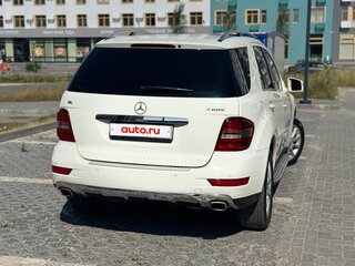 2011 Mercedes-Benz M-Класс 300 II (W164) Рестайлинг, белый, 1850000 рублей, вид 4