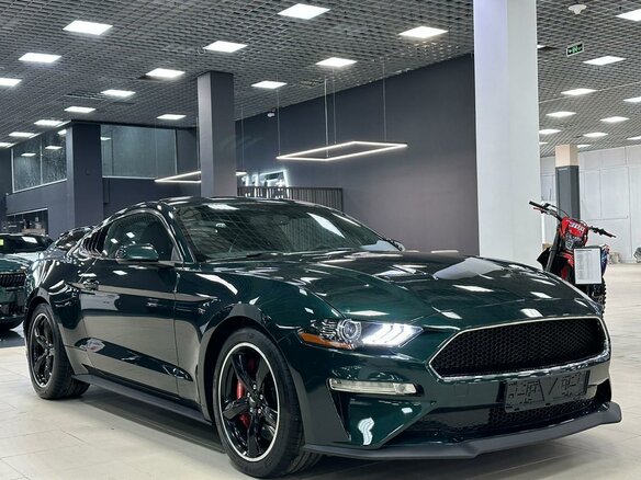 2018 Ford Mustang Bullitt VI Рестайлинг, зелёный, 6900000 рублей - вид 1