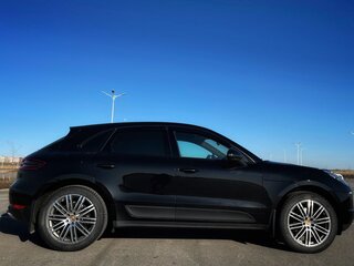 2018 Porsche Macan I, чёрный, 3200000 рублей, вид 3