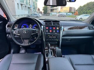 2017 Toyota Camry VII (XV50) Рестайлинг 2, коричневый, 3250000 рублей, вид 5