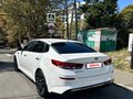 2019 Kia Optima IV Рестайлинг, белый, 2100000 рублей - вид 6