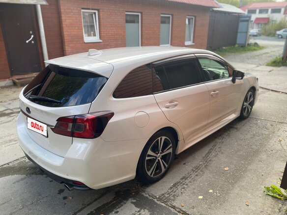 2018 Subaru Levorg I Рестайлинг, белый, 1740000 рублей - вид 4