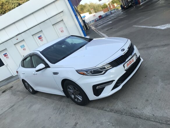2019 Kia Optima IV Рестайлинг, белый, 2500000 рублей - вид 9