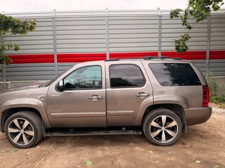 2012 Chevrolet Tahoe 6AT III, коричневый, 1800000 рублей, вид 3