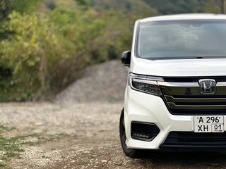 2020 Honda Stepwgn Spada V Рестайлинг, белый, 2599000 рублей, вид 2