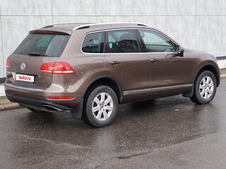 2014 Volkswagen Touareg II, коричневый, 2700000 рублей, вид 3