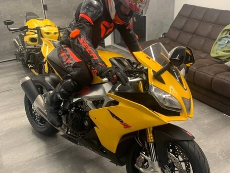 2013 Aprilia RSV4, жёлтый, 1000000 рублей, вид 3