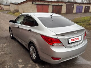 2011 Hyundai Solaris I, серебристый, 778000 рублей, вид 2